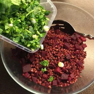 Салат заправленный маслом