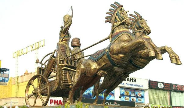 Анапа колизей ресторан. Колесница анапа. Аполлон на золотой колеснице. Амударьинский клад. Ресторан колизей джемете.