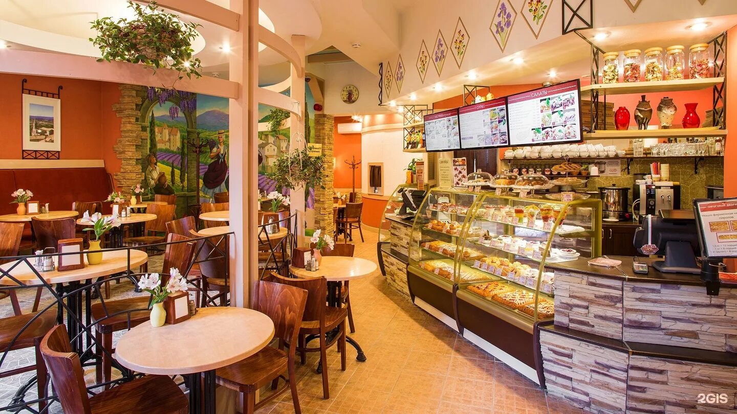 Пироговый дворик спб комендантский проспект. Адреса пироговых двориков в спб. Пироговый дворик кафе. Питер кафе пироговый дворик. Пироговый домик в санкт-петербурге.