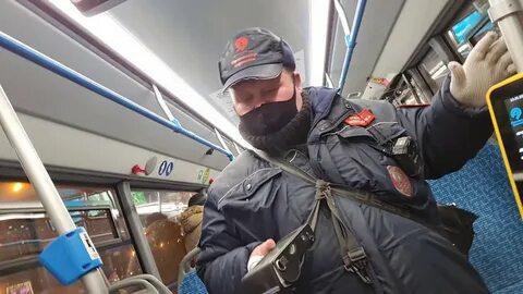 Контролеры в автобусе