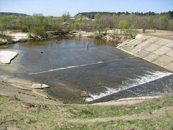 Плотина Старооскольского водохранилища. Старооскольская дамба река Оскол. Водохранилище старый Оскол. Дамба на реке Оскол. Оскол без воды