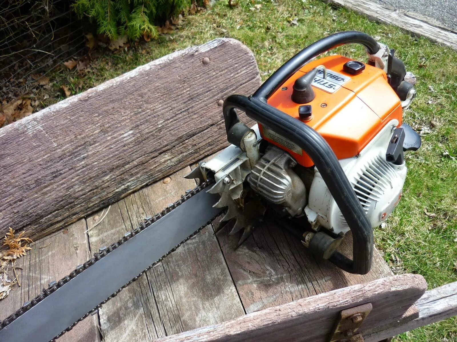 Обкатка штиль. Stihl 090. Бензопилы штиль с декомпрессором. Двигатель бензопилы штиль 500. Stihl MS 220.