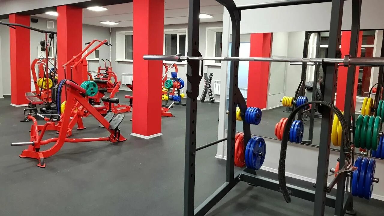Спортивный зал в гусь-хрустальном. Фитнес клуб гусь хрустальный. Фитнес клуб гусь хрустальный. Легенда гусь-хрустальный тренажерный зал. Легенда гусь-хрустальный тренажерный.