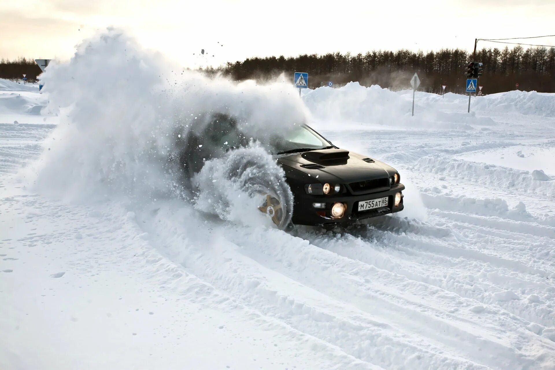 Drifting snow. Субару дрифт зимой. Subaru Forester Winter Drift 555. Зимний дрифт Усть-Кут Subaru. Дрифт зимний дрифт БМВ.