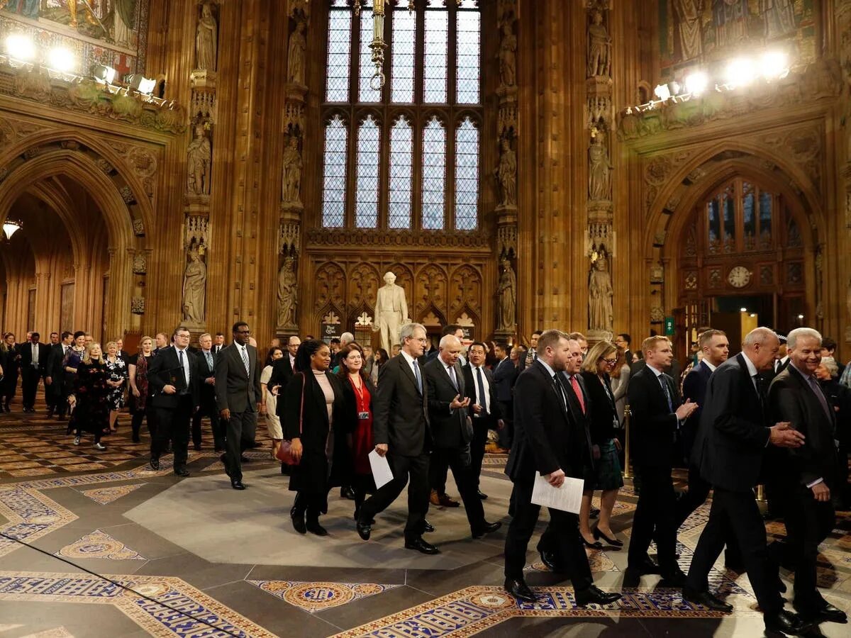 Parliament members. Палаты общин (house of commons). Парламент британии. Зал заседаний палаты общин вестминстерский дворец. Parliament members.
