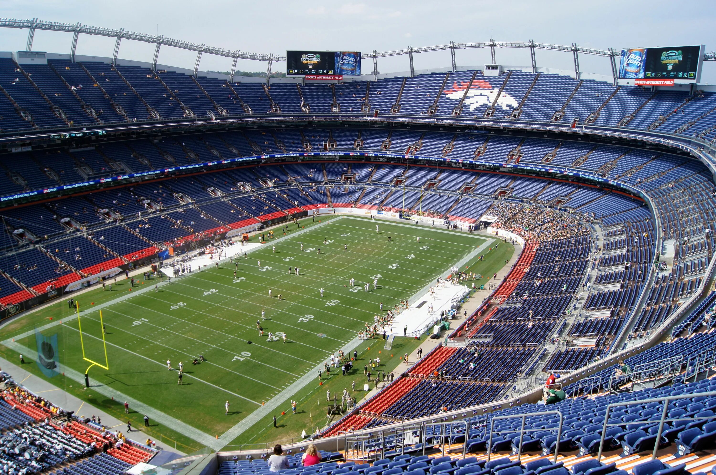 Денвер Бронкос стадион. Стадионе Ист Филд.. Mile High Stadium. Даву Спортс Стэдиум. Стадионы америки