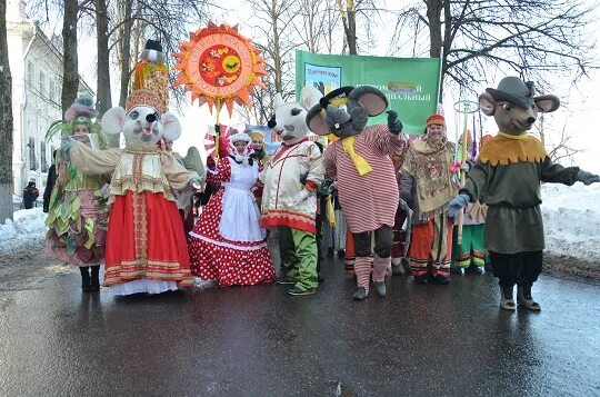 Парад солнечном. Масленица в Мышкине. Масленица в городе Мышкин. Мышкин в гости к Мельнику. ДК Мышкин.