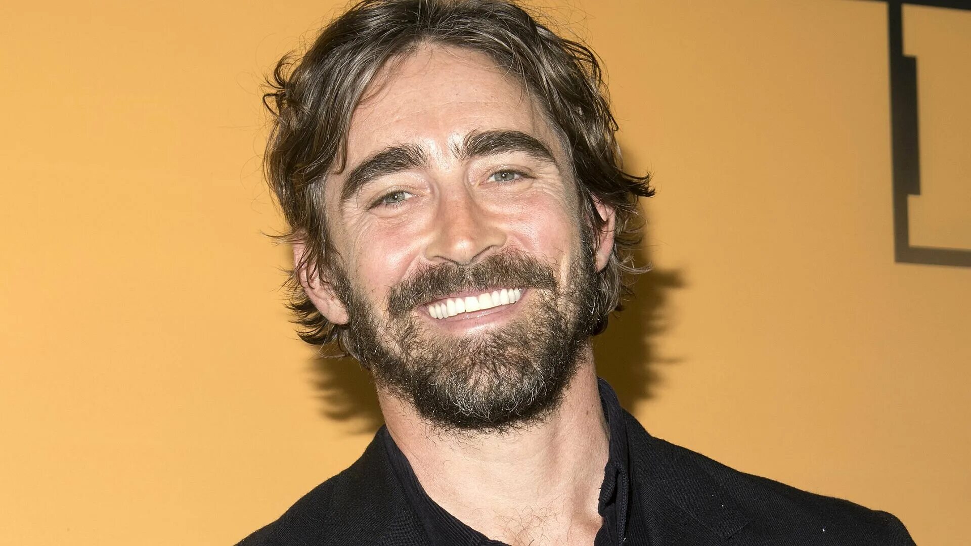 ли пейс 2021. ли пейс 2020. сериал основание 2021 айзека азимова. ли пейс 2002. ли пейс.