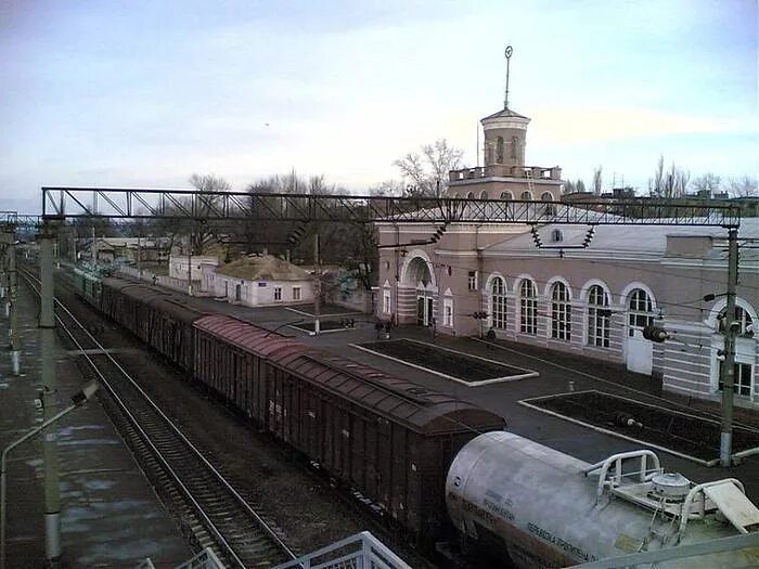 Вокзал каменск шахтинский. Станция Каменская Каменск-Шахтинский. Станция Каменская Ростовская область. ЖД станция Каменская. ЖД станция Каменск-Шахтинский.