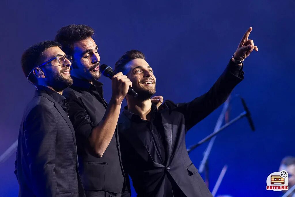 Поп трио. Группа il Volo концерт в Сицилии. Трио Италия эстрада. Поп трио il Volo фото. 1999 Pop Trio.