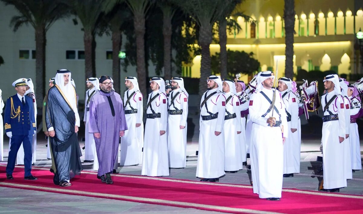 Дворец Эмира Катара. Марокко Катар. Дом короля Qatar. Доха Национальная одежда.