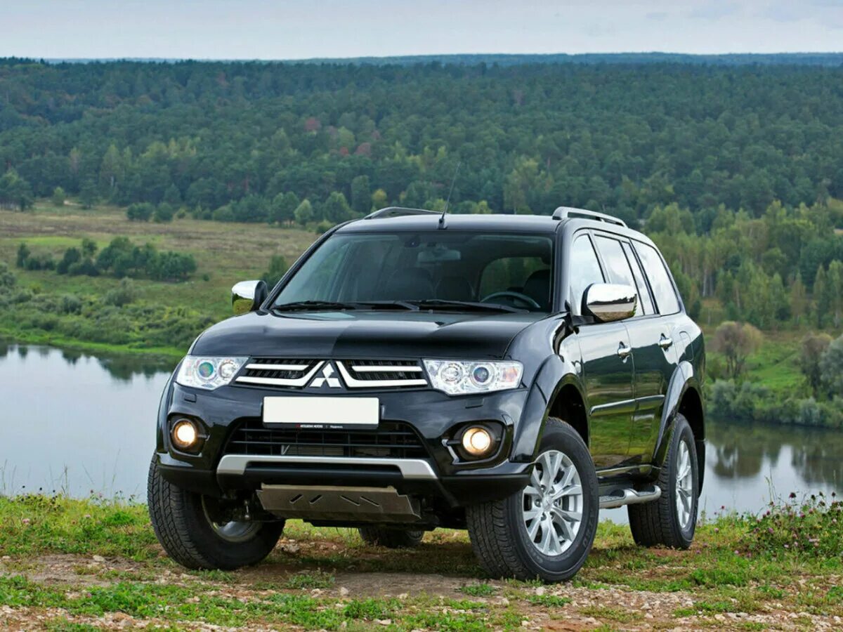 Паджеро спорт 2014. Митсубиси паджеро спорт 2015. Mitsubishi pajero sport 2. Pajero sport 2014. Митцубиси паджеро спарт.