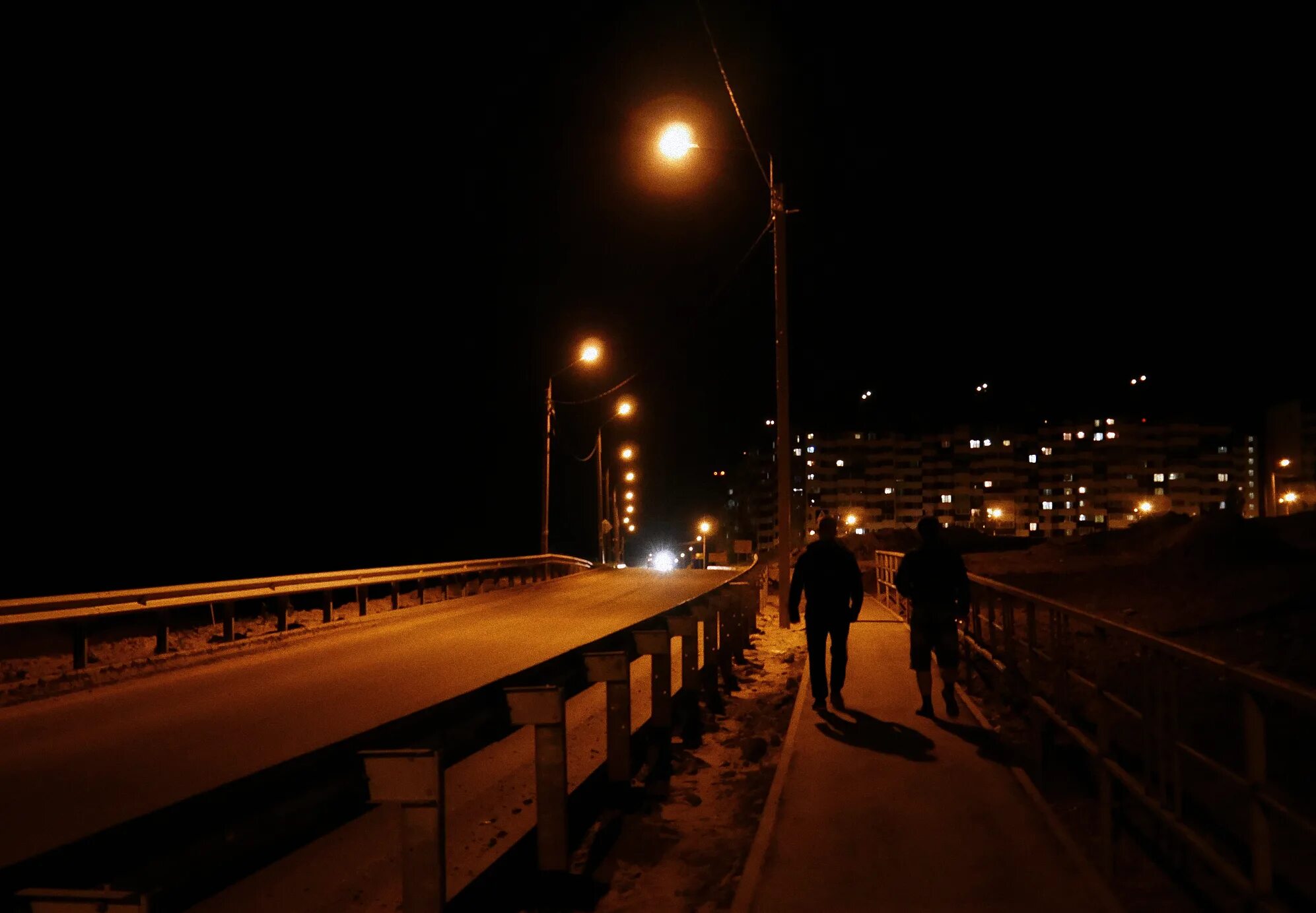 Мост в темноте. Курск ночью. Комарово вечером ночью. НН полночь фото.