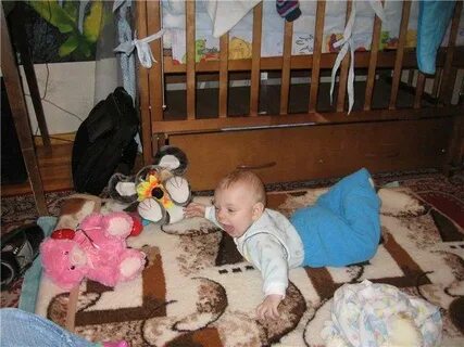 9 месяцев не сидит не ползает