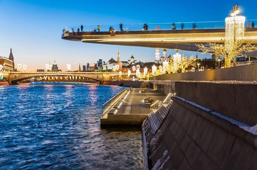 Москва парящий мост Зарядье. Китай город парящий мост. Москворецкая набережная Москва. Плавучий мост Москва.