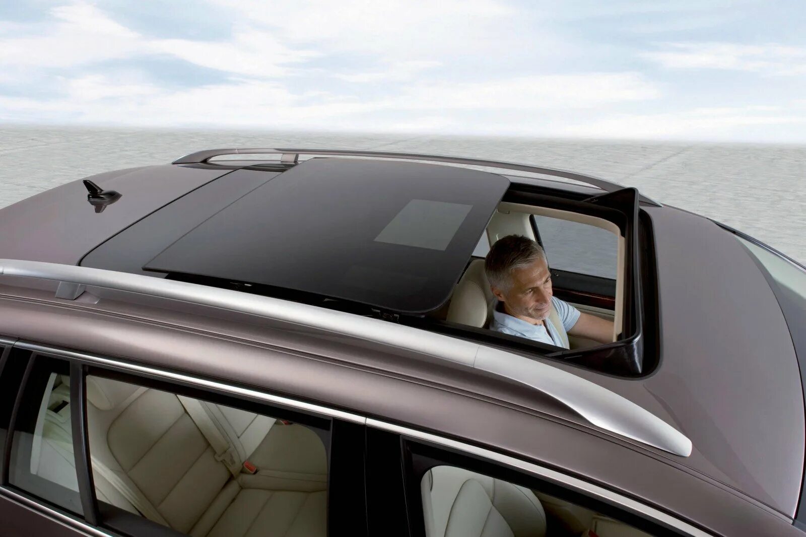 Автомобили с панорамной крышей. Skoda superb 2 панорамная крыша. люк skoda superb 2. шкода суперб с панорамной крышей. skoda superb панорамная крыша.