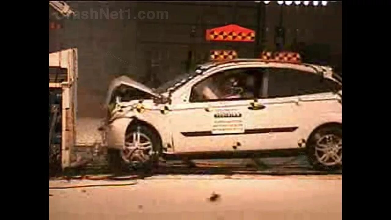 Euro ncap ford focus 2 2. Форд фокус 1 краш тест. Ford focus 2 краш. Форд фокус краш. Форд фокус 2 седан краш тест.