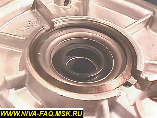 Как поменять сальник кпп на ваз 2107 Ремонт КПП Lada 2113, 1,6 л, 2012 года своими руками DRIVE2