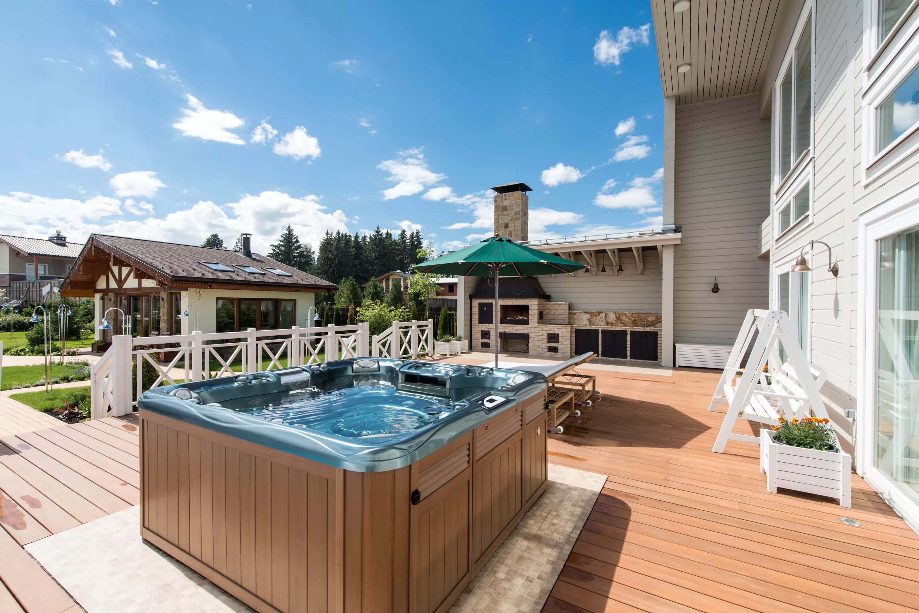 Гостиницы в судаке с бассейном. Кооператив лазурный берег голубицкая. Бассейн на террасе. Гостевые дома с кухней и бассейном. Дом с бассейном.