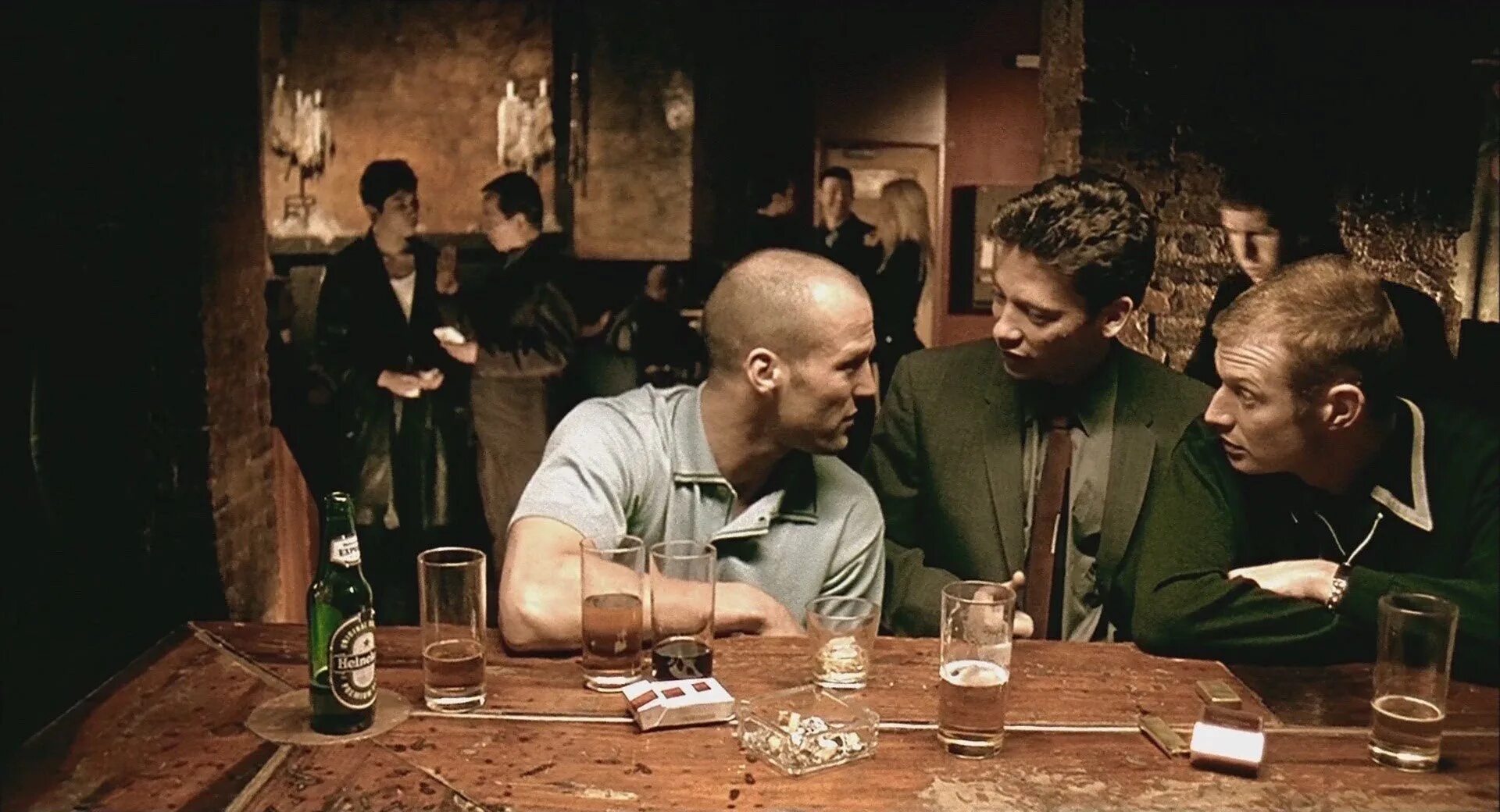 Джейсон Стэтхэм карты деньги два ствола. Lock, stock and two smoking Barrels (1998). Карты деньги два ствола Тиль Швайгер.