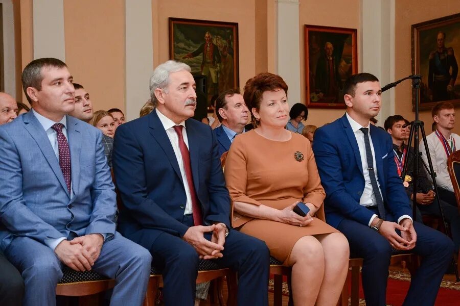 Анна коновалова архив фото ростов на дону. Логвиненко ростов на дону. Ростов на дону новый год. Сейчас в сми ростов на дону. Сейчас в сми ростов на дону.