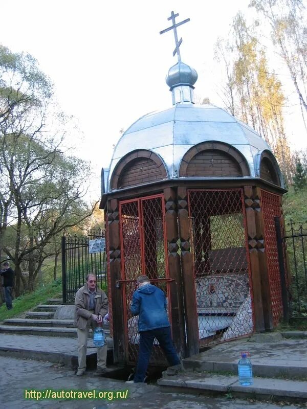 Тульские родники. Святой источник в Колюпаново Алексин. Колюпаново источник св Ефросиньи. Алексин Святой источник Ефросиньи. Блаженная Ефросинья Колюпаново.