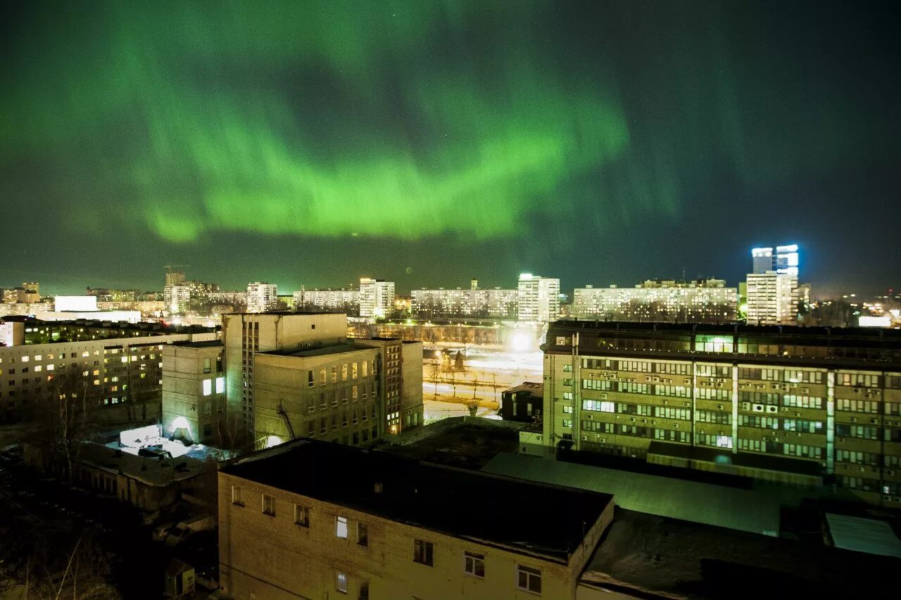 город нуук северное сияние. салехард полярное сияние. архангельск северное сияние. сияние севера города. северное сияние северодвинск.