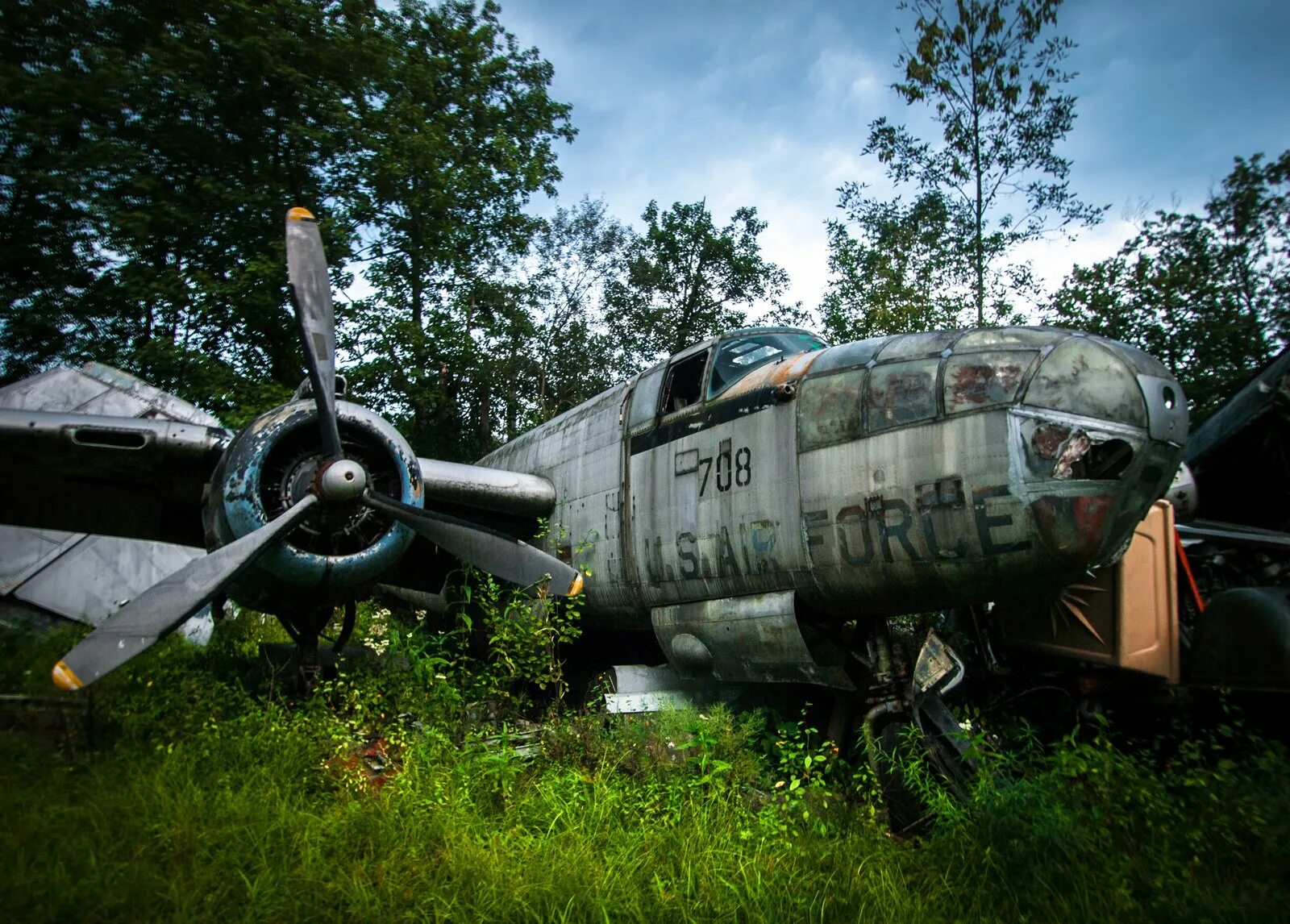 Ил 2 заброшенный. Заброшенный самолет ил-76 (abandoned il 76). Заброшенный самолет ил-2. Заброшенные самолеты второй мировой войны. Самолет кидать