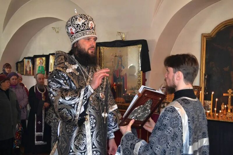 Пророка божия илии в денежниково раменский район. Церковь ильи пророка в москве иконы в храме. Троица в 2020. Сайт храма илии. Официальный.