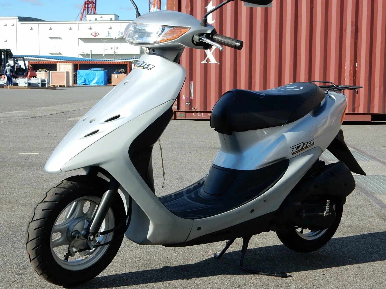 Купить мопед дио. Honda Dio af27 ZX. Скутер Honda Dio af 27. Скутер Honda Dio 2010. Скутер Хонда дио АФ 34.