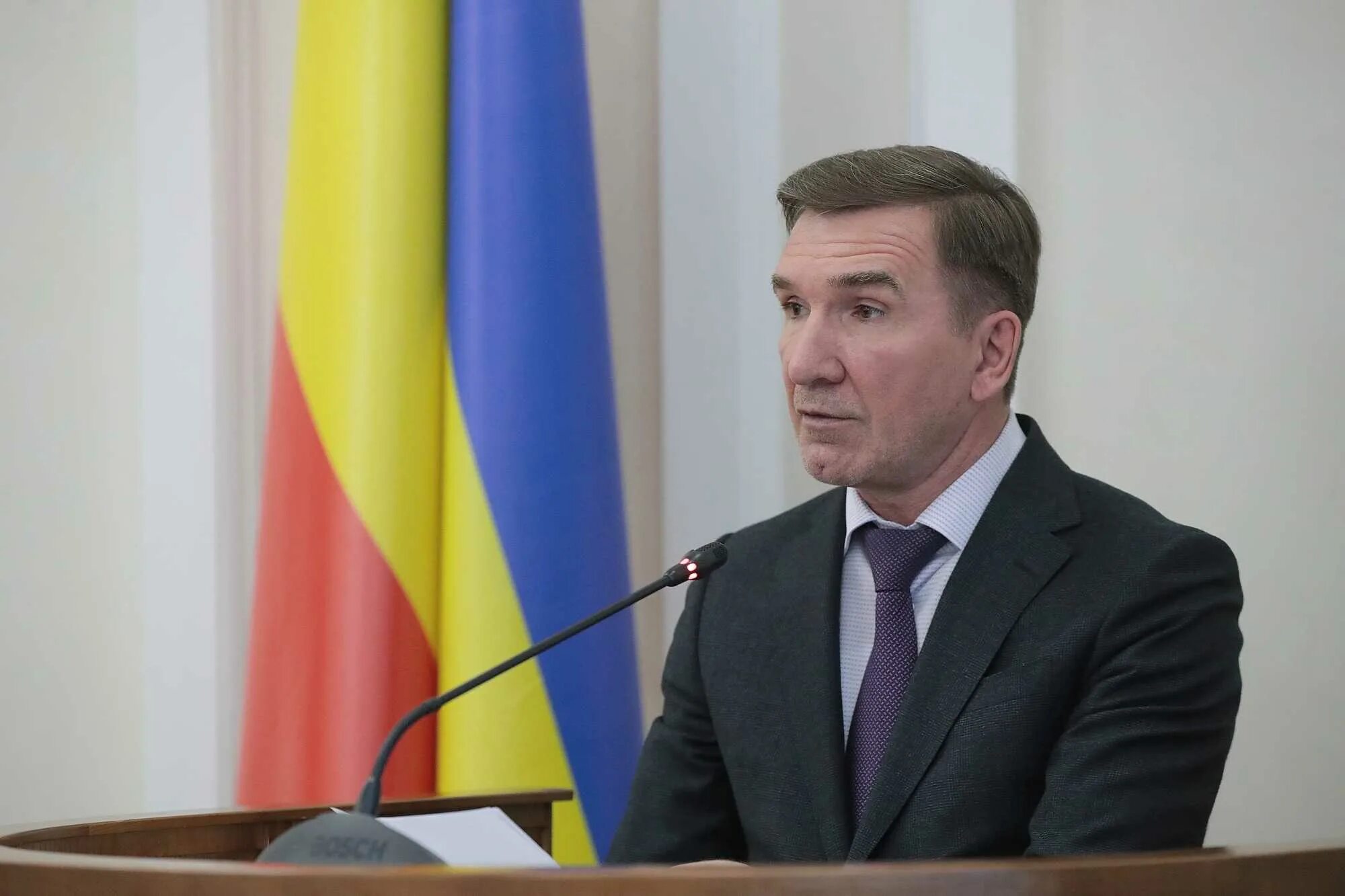 Гуськов игорь александрович заместитель губернатора. Гуськов ростовская область правительство. Гуськов игорь александрович. Гуськов заместитель губернатора. Гуськов игорь александрович заместитель.