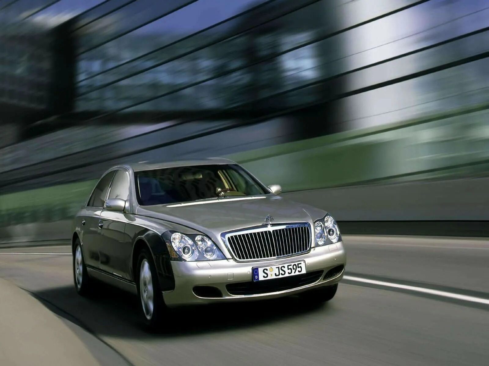 Майбах хамелеон. Maybach 57 2002. Maybach 57. Maybach 57s. Мерседес Бенц Майбах.