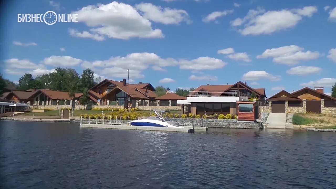Камское устье база отдыха. Дом в волжской гавани в казани. Кп волжская гавань казань. Дом на берегу волги казань. Ташевка достопримечательности.