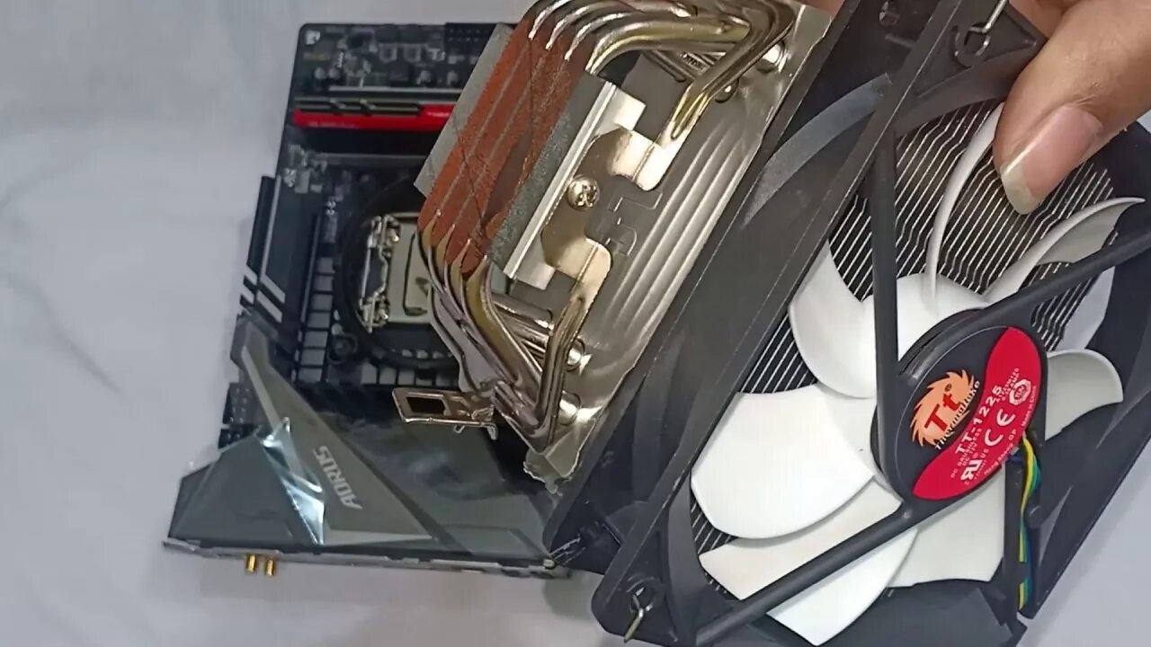 Кулер aorus. Z390 кулер Intel. Кулер Thermaltake Contac. Thermaltake Contac 30. Thermaltake CPU Cooler.