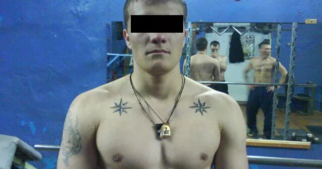 Звезды на плечах. Роза ветров наколка тюремная. Наколки отрицалово. Тюремные татуировки звезды. Роза ветров тату тюремное.