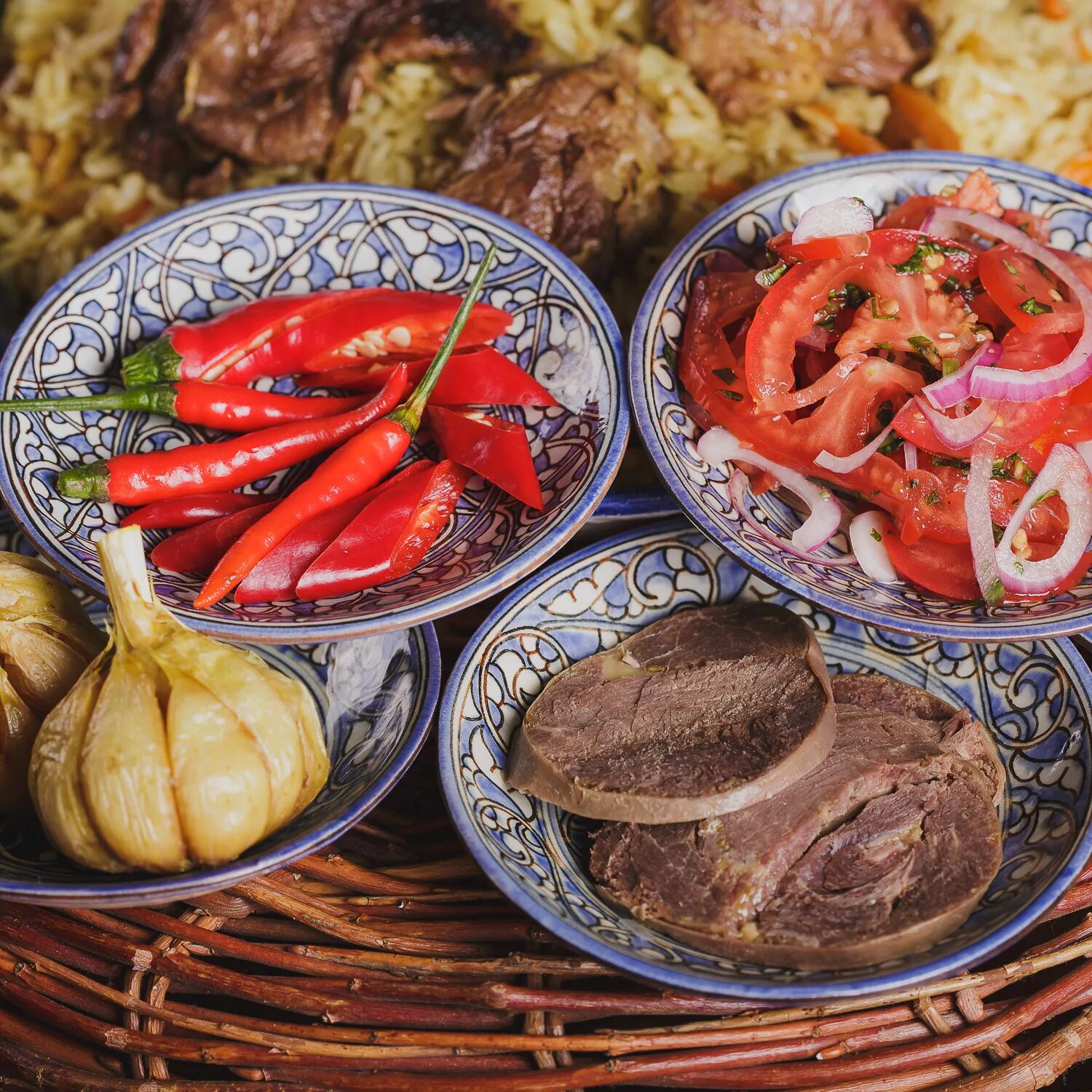 Узбекские домашние кухня. Узбекские блюда. Восточная кухня. Блюда Восточной кухни. Узбекские национальные блюда.