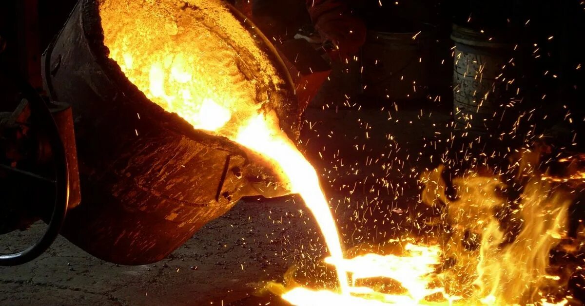 Расплавле н нн ый. Расплавленный титан. литье металлов. расплавленный металл. выплавка металла.