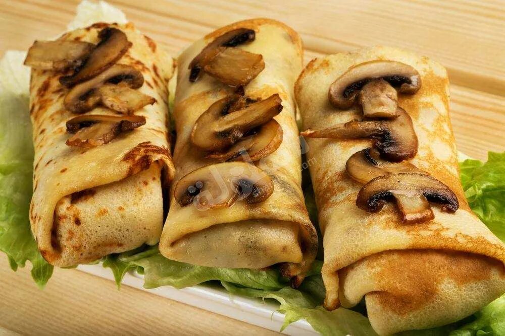 Блины с мясом и грибами. Блины с грибами. фаршированные блинчики с курицей и грибами.