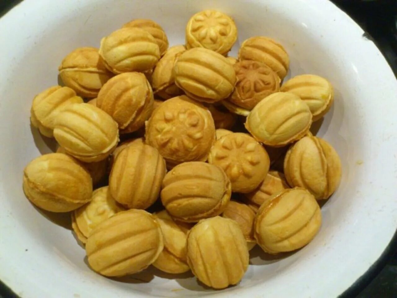 Печенье орешки грибочки. Технологическая карта орешки со сгущенкой. Рецепт орешков в орешнице на газу в советской форме. Рецепт теста на печенье орешки в форме на газу. Печенье орешки со сгущенкой.