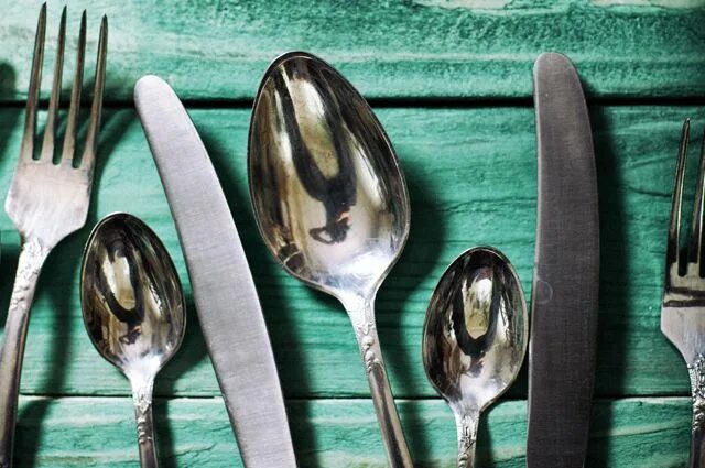 Магнето притягевает металл. Почему металлические предметы. Вещи из металла. Бытовые предметы из металла. Предметы из металла для дошкольников.