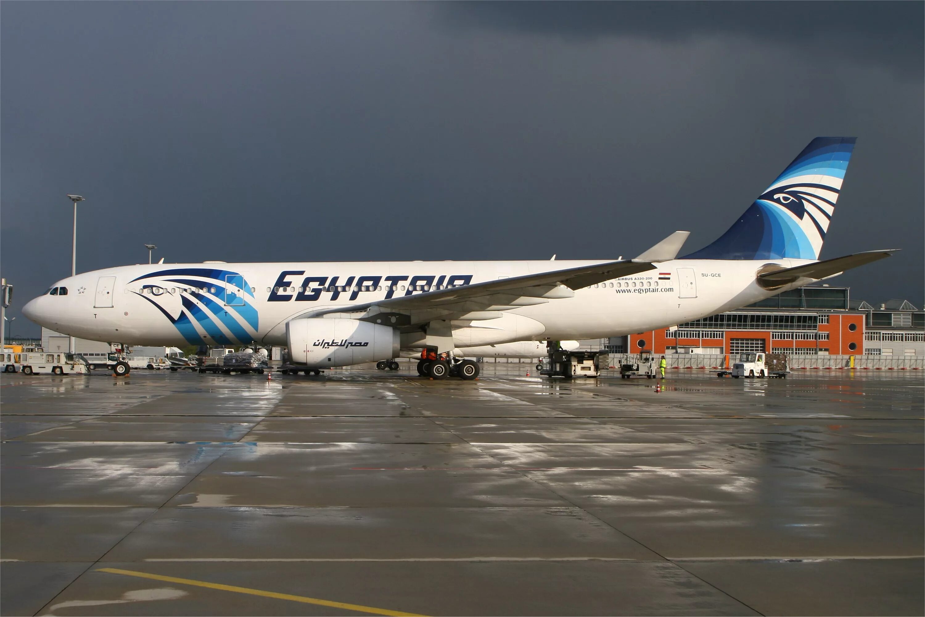 Боинг а330. Аэробус 330. airbus a330-300. egyptair аэробус а330. a330 egypt air.
