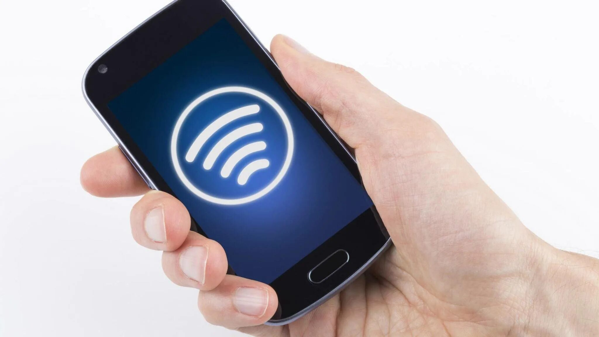 Смартфон поддерживает nfc. NFC smartphone. Первый смартфон с NFC. Palm смартфон NFC. NFC TM 2015.
