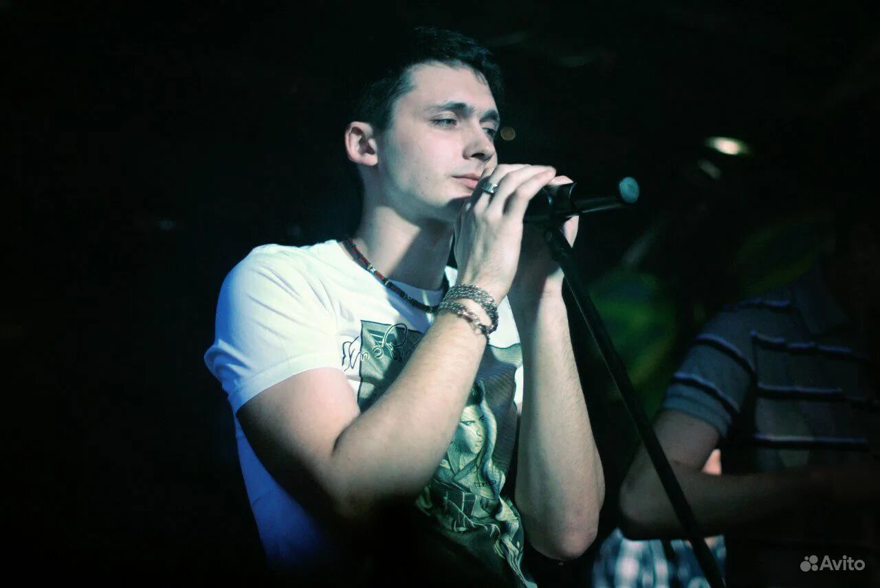 лешка песня руки вверх. алешка руки вверх где послушать. руки вверх алешка. песня алёшка руки вверх. руки вверх алешка слова.