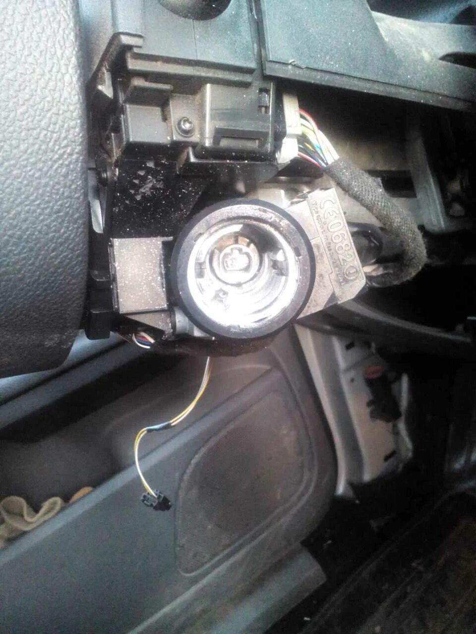 замена замок зажигания логан 2