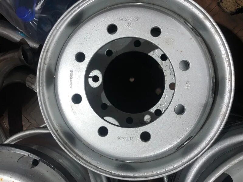 Мерседес 1317 диски колесные. 5) 8 шпилек. Диск колесный 19. 5 8 отверстий. 5.