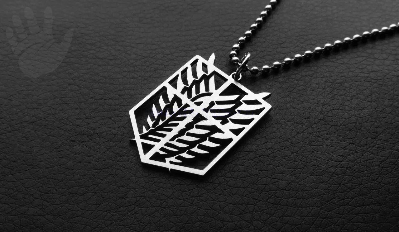 Кулон из стали. Круглая подвеска мужская. Кулон мужской. Крутые мужские кулоны. Мужские кулоны сталь.