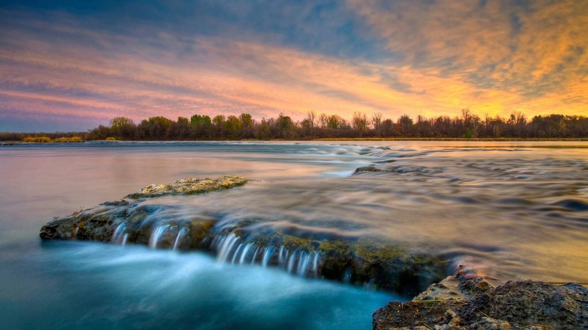 Красота воды река. Река Андерсон. Красивая речка. Красивая природа река. Красивая широкая река.