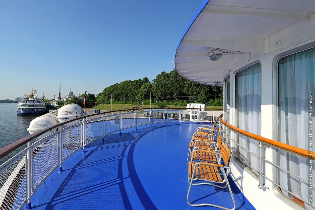 Теплоход водоходъ. Круизный лайнер кристалл серенити. Иж байк cruise. Круиз 26. Велосипед иж байк.