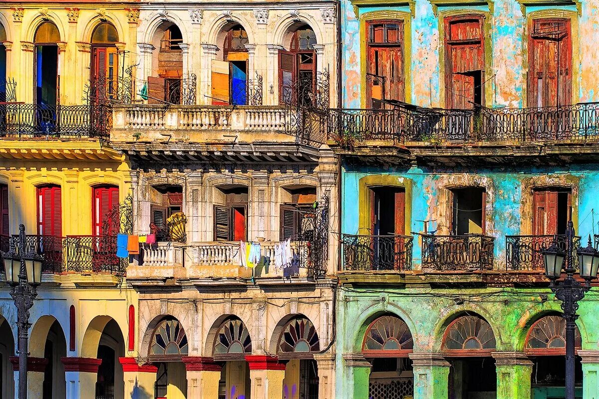 Кубинское домашнее. Гавана Куба архитектура. Куба архитектура колониальная. Гавана колониальная архитектура. Сьюдад-де-ла-Гавана архитектура.