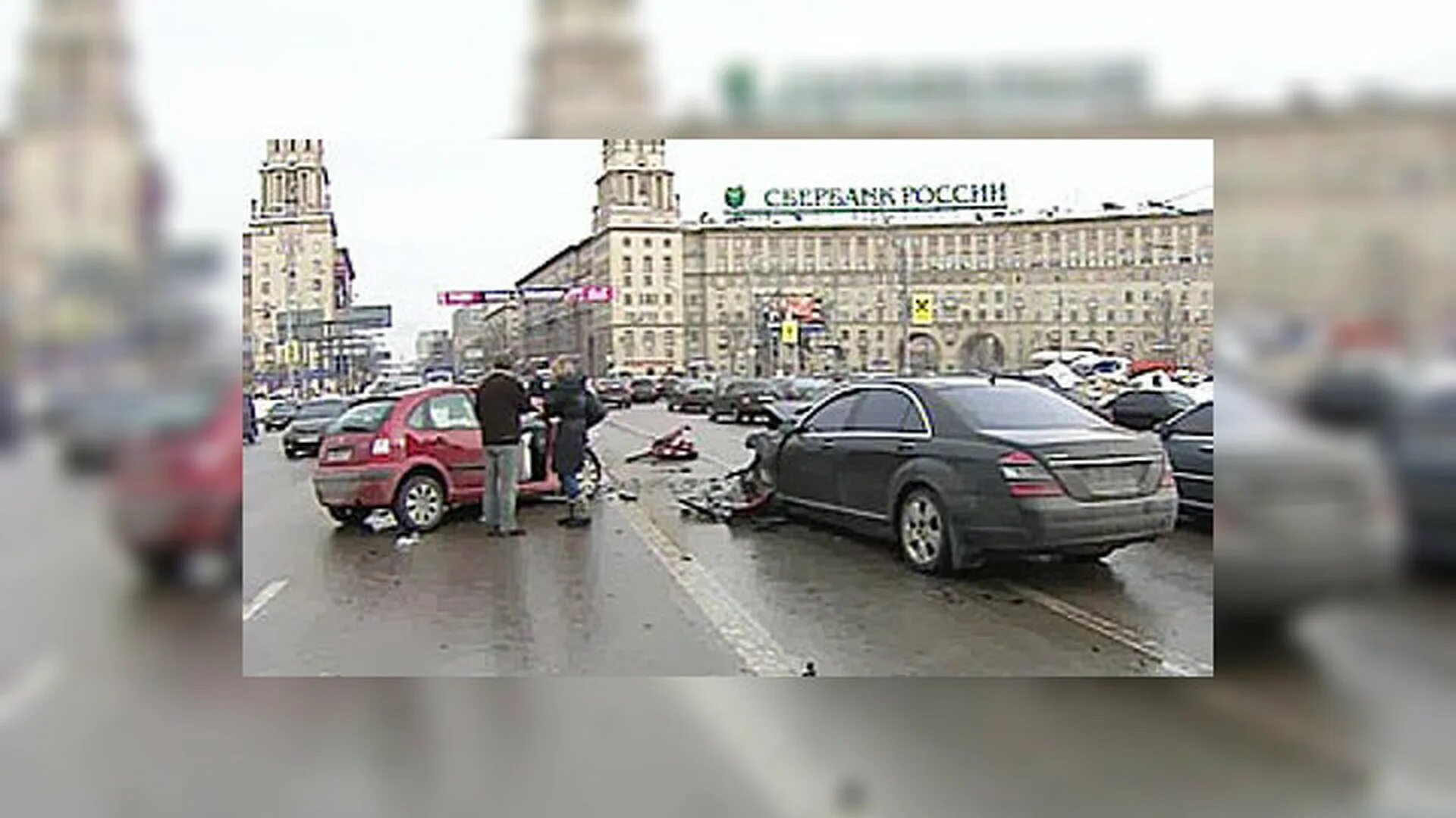 Дтп на ленинском 25. Дтп на ленинском проспекте лукойл. Авария на ленинском проспекте 30. Дтп на ленинском проспекте 2010. Дтп на ленинском проспекте 2010.